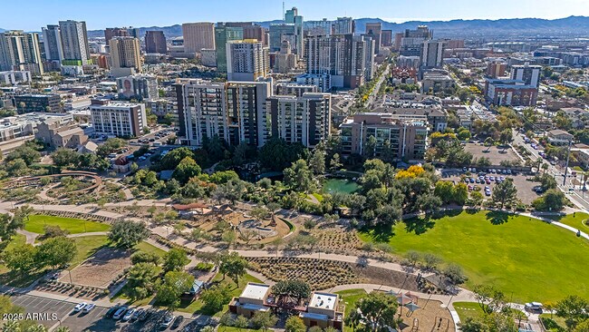 Building Photo - 200 W Portland St