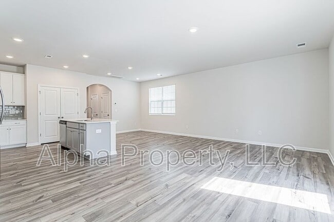 Building Photo - 108 Stellate Pl
