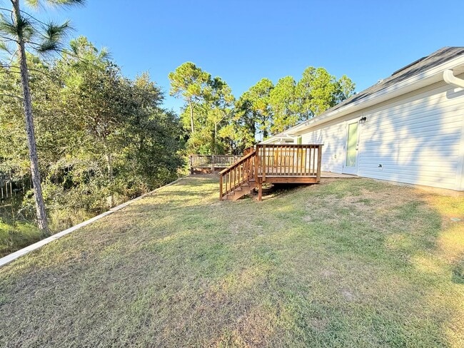 Building Photo - Beautiful Craftsman-Style Home - Open Layout