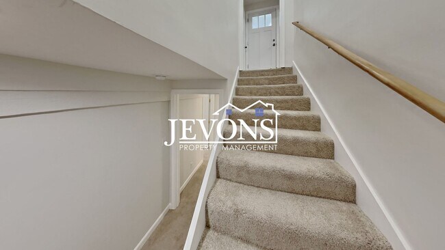 Building Photo - Beautiful single-family home in Seattle