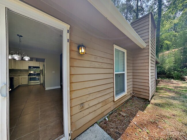 Building Photo - 4765 Jamerson Forest Cir
