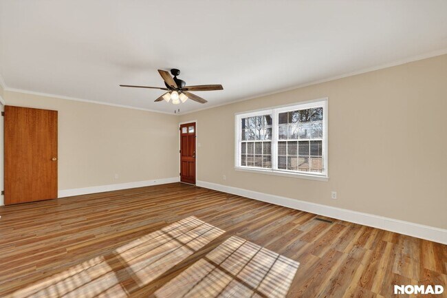 Building Photo - Spacious 4BR House in Mooresville