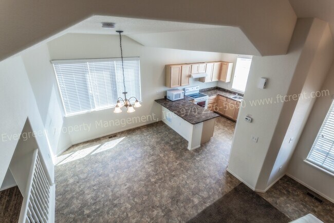 Building Photo - 318 Cherryridge Dr