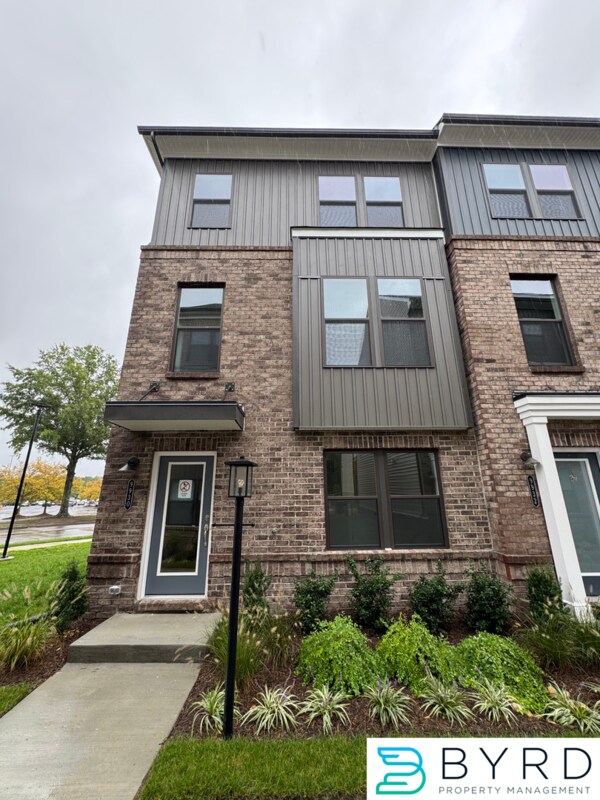 Primary Photo - 9930 Golden Trout Ln