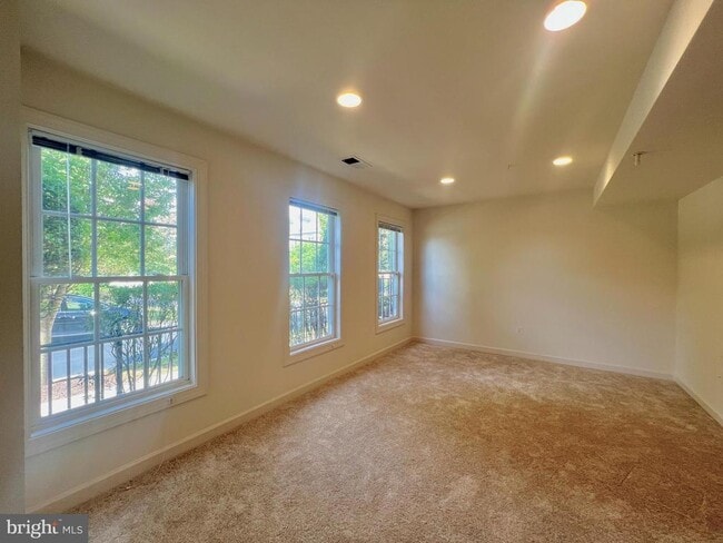 Building Photo - 12919 Benton Park Cir