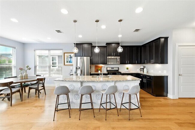 Building Photo - 7308 Oberon St