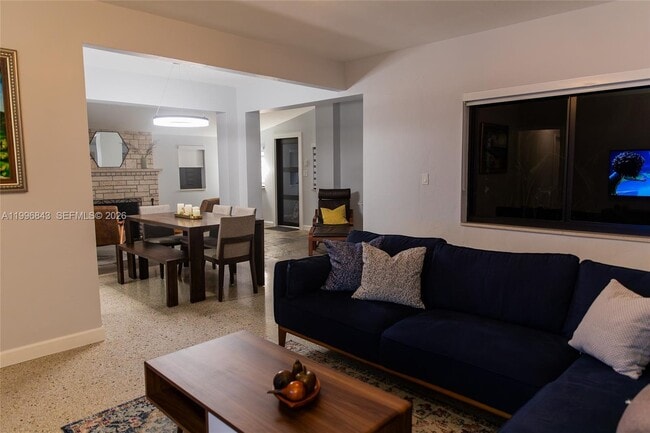 Building Photo - 2040 NE 173rd St