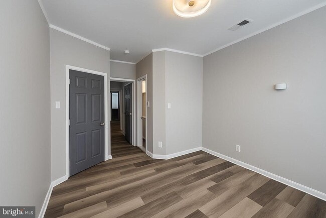 Building Photo - 315 Baylis St