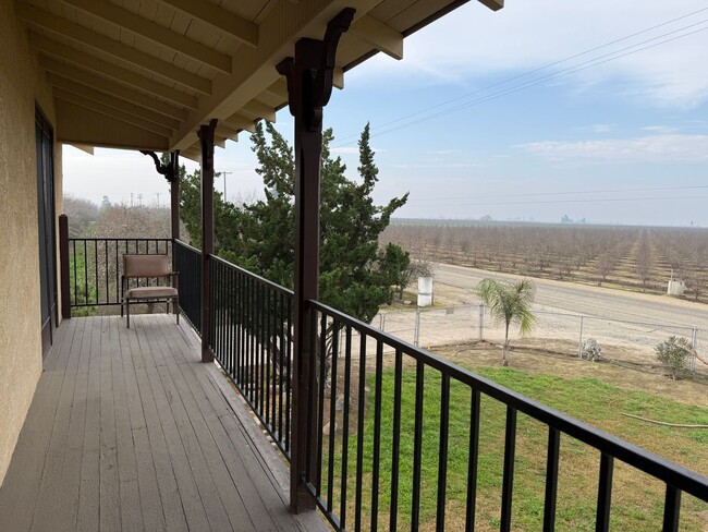 Building Photo - Country Home.  3 Bed 2 Bath