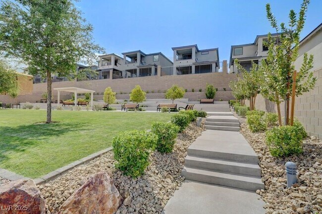 Building Photo - 1550 Rock Kestrel St