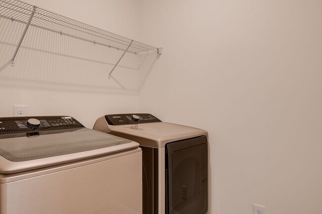 Building Photo - 3125 Sassafras Ln