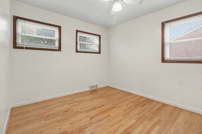Building Photo - 29138 Hathaway