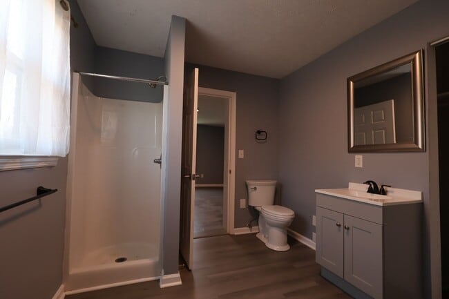 Building Photo - 308 Larkwood Dr