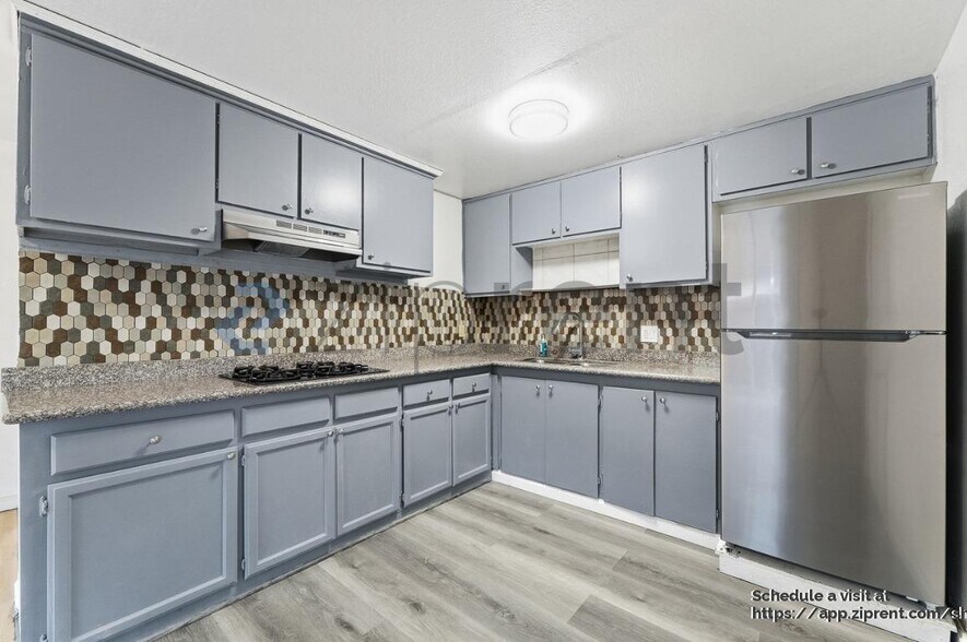 Building Photo - 1657 Knickerbocker Dr