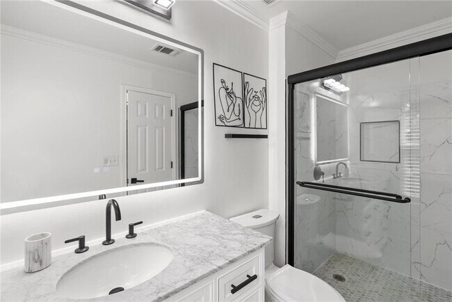 Building Photo - 6720 Stoneleigh Way