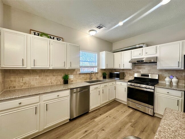 Building Photo - 1502 Sheffield Dr