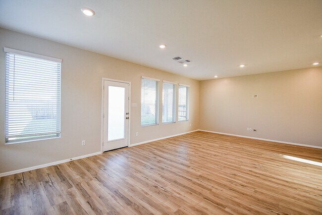 Building Photo - 3716 Vail Spgs Dr