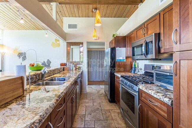 Building Photo - 132 Riviera Dr