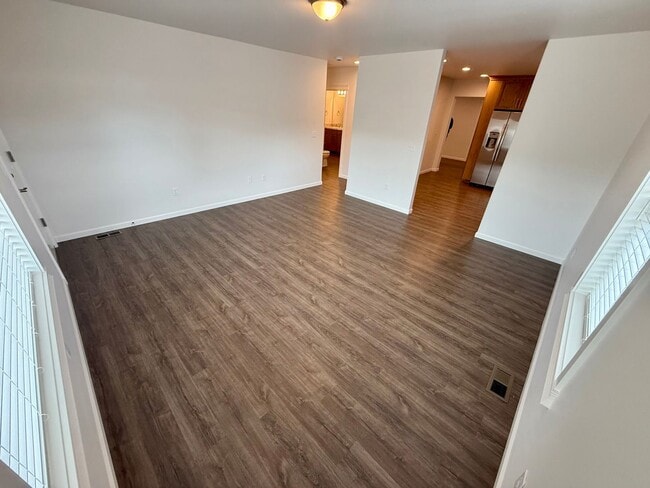 Building Photo - 1329 Elm St