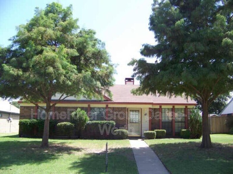 Primary Photo - 1306 Wyndham Dr