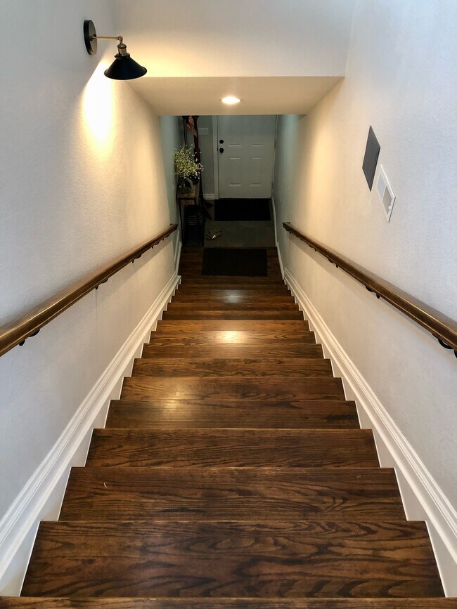 Building Photo - 4090 Jay St