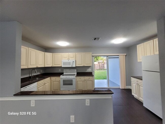 Building Photo - 3731 NW 110th Ave