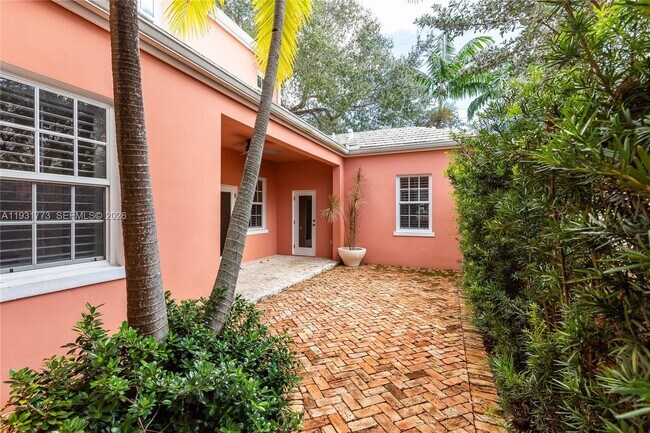 Building Photo - 510 Loretto Ave