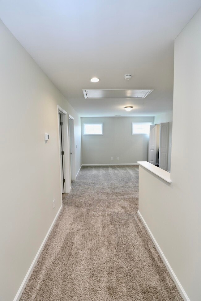Building Photo - 17 Carriagebrook Cir