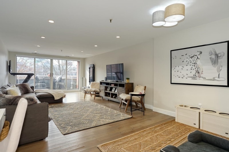 Building Photo - 4 Canal Park