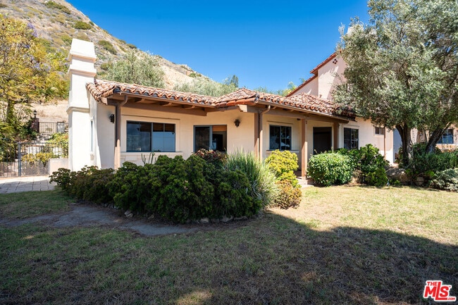 Building Photo - 4211 Avenida De La Encinal