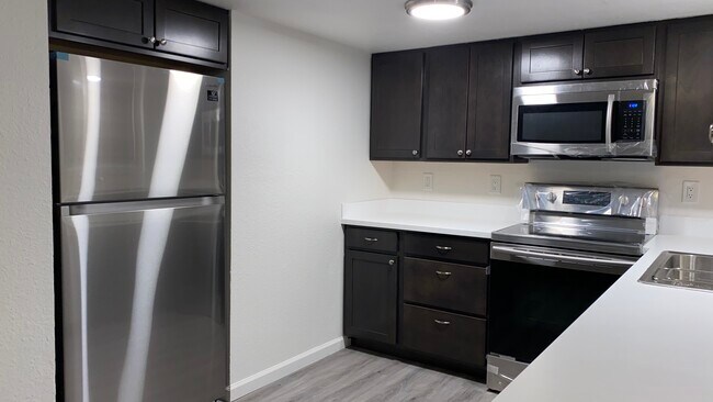 Building Photo - 4006 S Lawrence St