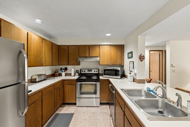 Building Photo - 2822 Hager Ln