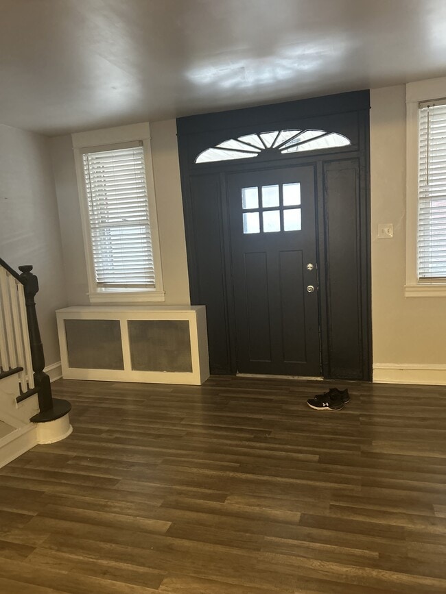 Building Photo - 4129 Greeby St