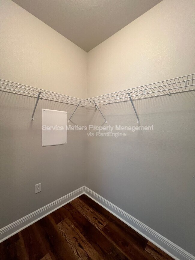 Building Photo - 5257 Parkside Dr