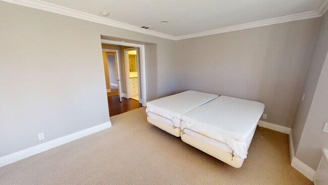 Building Photo - Unfurnished - Custom Built Home | Short-Term Lease