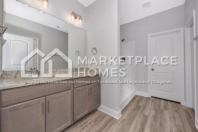 Building Photo - 14138 Nursery Dr