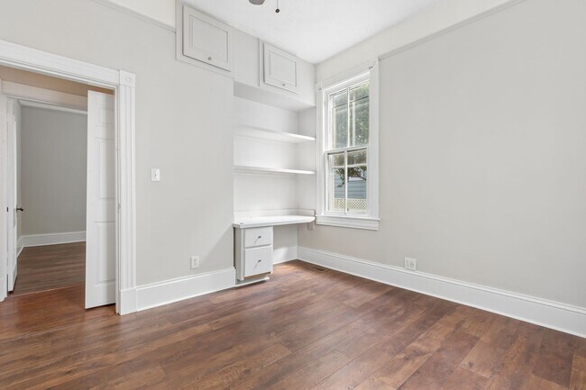 Building Photo - 437 Dinwiddie St