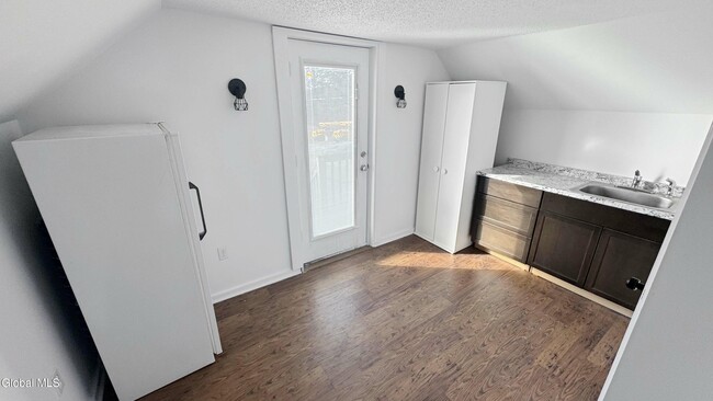 Building Photo - 12 Ordway Ln