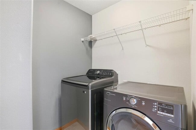 Building Photo - 113 Alydar Dr