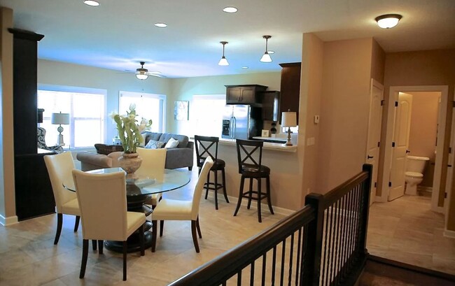 Building Photo - Centennial Pointe West