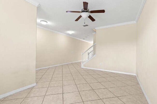 Building Photo - LIKE NEW Town Home For Rent in Wesley Chapel!