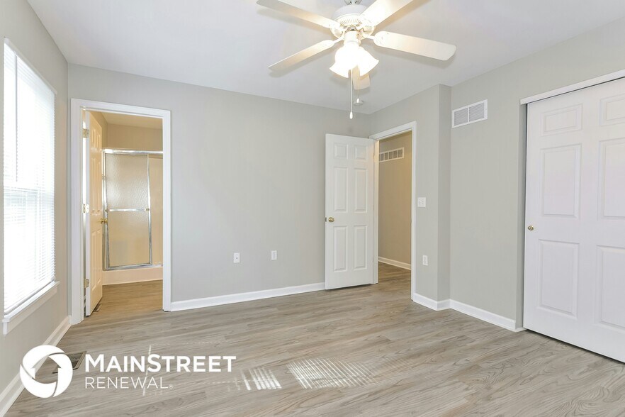 Building Photo - 839 Memory Ln