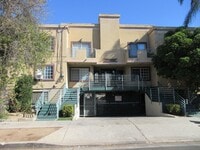 Building Photo - *Reduced* 2 bedroom Canoga Park condo with stackable washer and dryer provided!