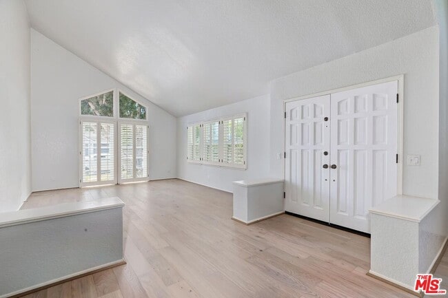 Building Photo - 7557 W 82nd St