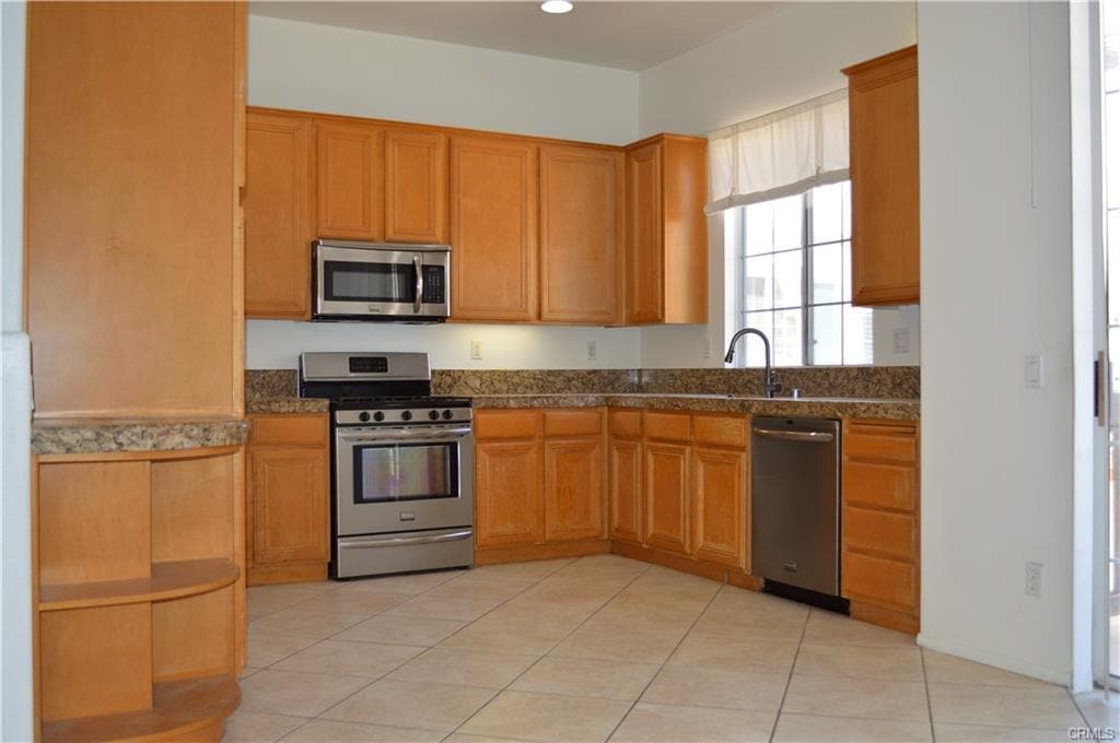 Kitchen - 2892 Player Ln