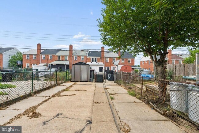 Building Photo - 7136 Eastbrook Ave