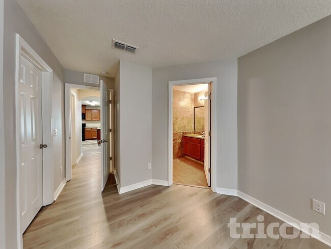 Building Photo - 591 Swallowtail Dr