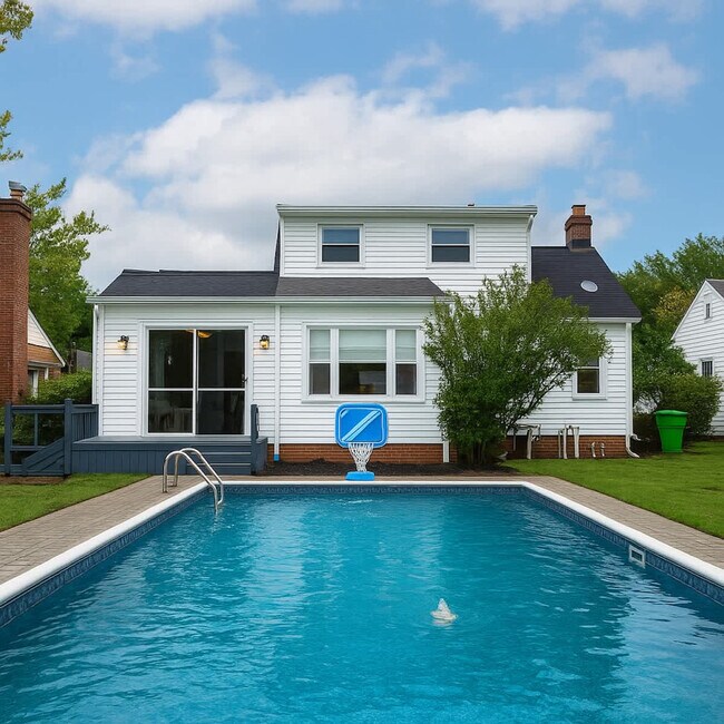 Building Photo - 386 Walworth Ave