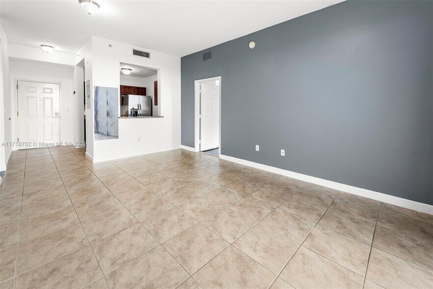 Building Photo - 2600 SW 27th Ave