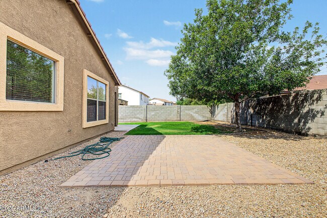 Building Photo - 15398 W MacKenzie Dr